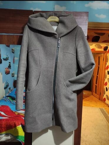 i̇şgüzar kişi gödəkçəsi: Kurtka palto herbiri 20 manata satllr teze kimidiler — 2