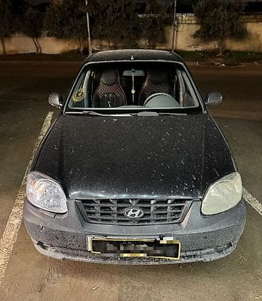 panel satisi: Hyundai Accent sedan (GLS), qara rəng. Texniki xüsusiyyətlər:mator — 4