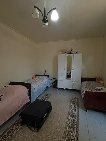 berde ev: Kirayə verilir Tələbə Qızlara 1 xanım lazımdır Aylıq 100 azn Əlaqə — 1