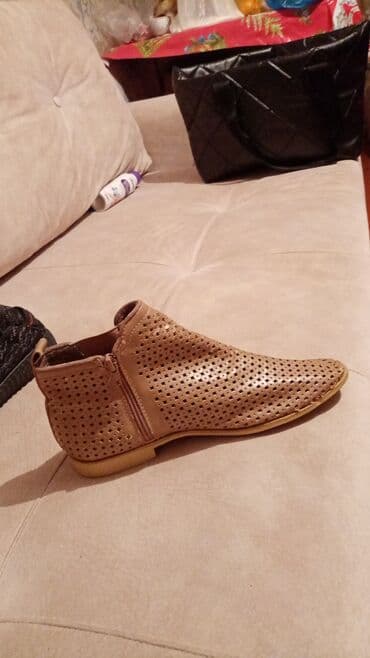 mövsümi uşaq botinkaları: Ölçü: 40, Yeni — 2