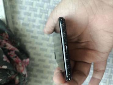 apple 5 s: IPhone 7 Plus, 32 GB, Jet Black, Barmaq izi — 6