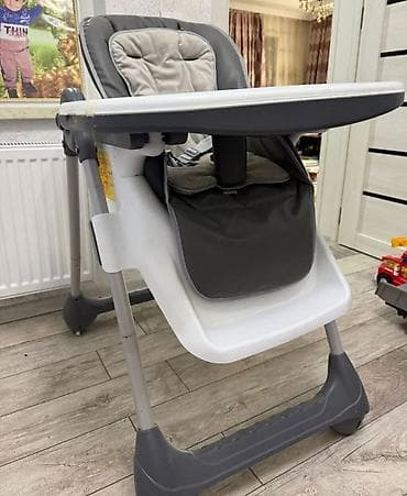 Uwaq stolu yaxsi veziyyetde qiymet son.Unvan Badamdart