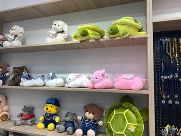 konteyner mağaza: 28 may metrosunun yaxınlığında yerləşən obyekt iki hissəyə bolünüb — 4