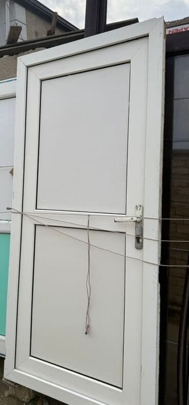 пластик: Ağ rəngli PVC giriş qapısı - Material: möhkəm PVC profil, ikiqat — 1