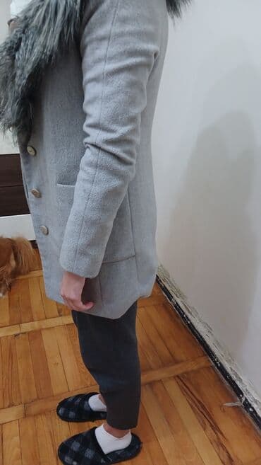 loreta palto: Полуральто серое.почти новое.одевалось 1 раз.размер М — 2