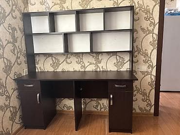 Düz masa, Stulsuz, Polkalı, Siyirməli, Sadə laminat — 6