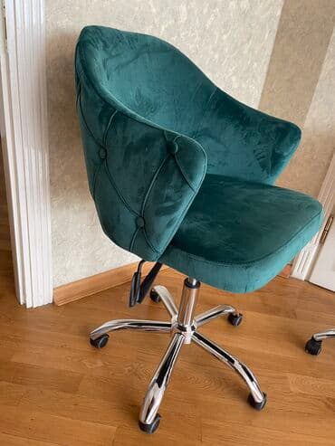 bərbər kreslosu satılır: Salon ucun 2 eded firlanan tekerli iki mexanizmli kreslolar. Yeni kimi — 2