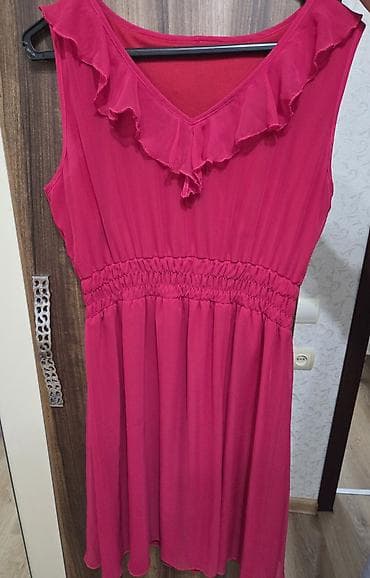 Qadın paltarı – yaylıq/şifon tərzində, narıncı-çəhrayı (fuşya) rəng. -