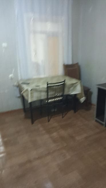 2 otaq icersinde xaladenik paltaryuyan elverislidi.Qiymet 350 kommunal — 2
