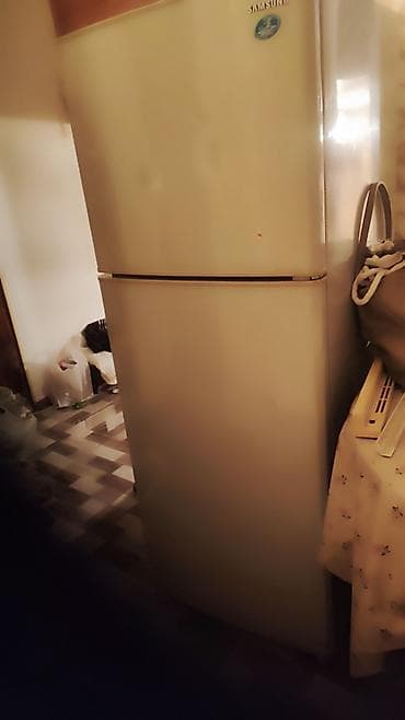 Soyuducular: İşlənmiş 2 qapılı Samsung Soyuducu Satılır, rəng - Ağ, Təkərli — 3