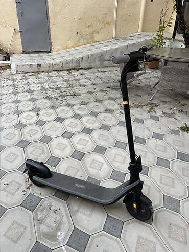İşlənmiş Elektrik samokat 8", 351 - 500 Vt, 16 - 25 km/s, Ünvandan götürmə