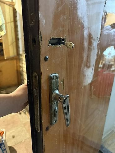 Lesa: Dəmir giriş qapısı - Material: qalın metal konstruksiya - Rəng: tünd — 6