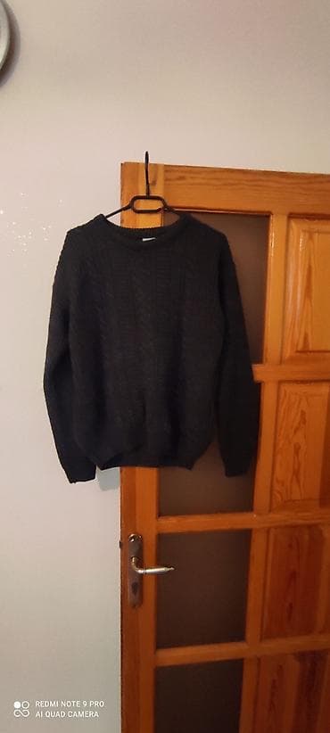 Uşaq üçün 2 ədəd trikotaj sviter dəsti.Cox az geyinilib.Super — 4