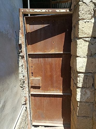Dəmir qapı - Material: qalın metaldan hazırlanmış, möhkəm — 1