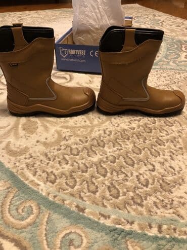 3D panellər: İş ayaqqabısı yenidir.41 ölçüdür.Heç 1 dəfə olsun geyinilməyib.Real — 5