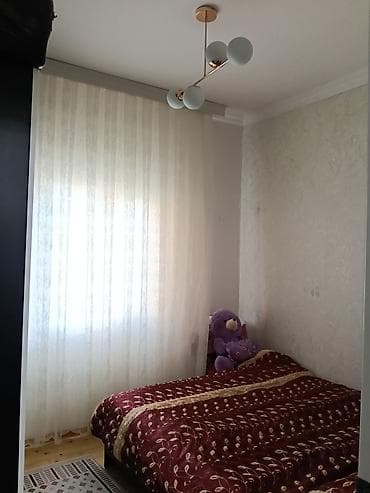 ev ve torpaq: 3 otaqlı həyət evi - Plan: qonaq otağı mətbəxlə birlikdə, 2 yataq — 4