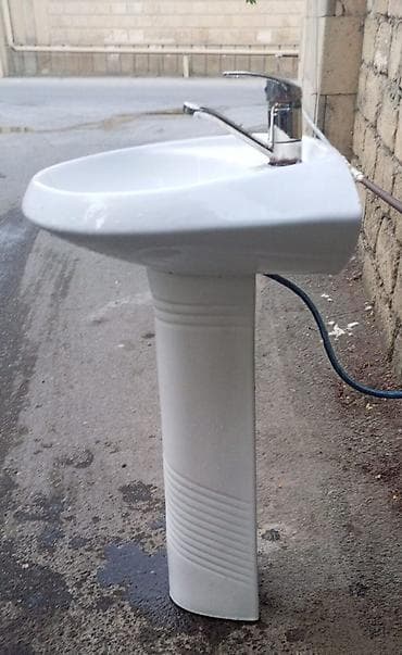 su samuru: Ayaqlı keramika lavabo - Material: parlaq ağ keramika/porşelen - Tip — 2
