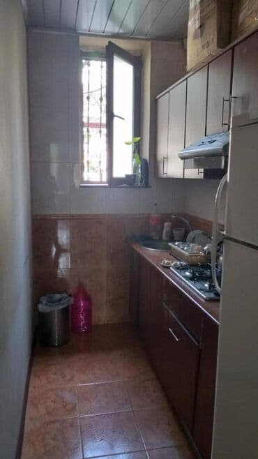 аренда торгового места в магазине: Gənclik metrosuna yaxın yol kənarı ümumi sahəsi 100 kv,m olan — 9