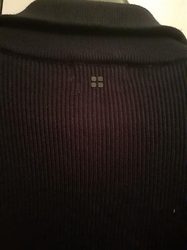 partalar: Gencede satilir orginal AVVA jaketi Turkiye istehsalidir 55azn alinib — 5