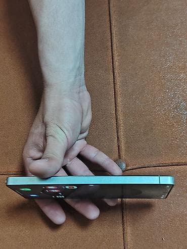 телефон fly б: Samsung Galaxy S25 Ultra, цвет - Зеленый — 5