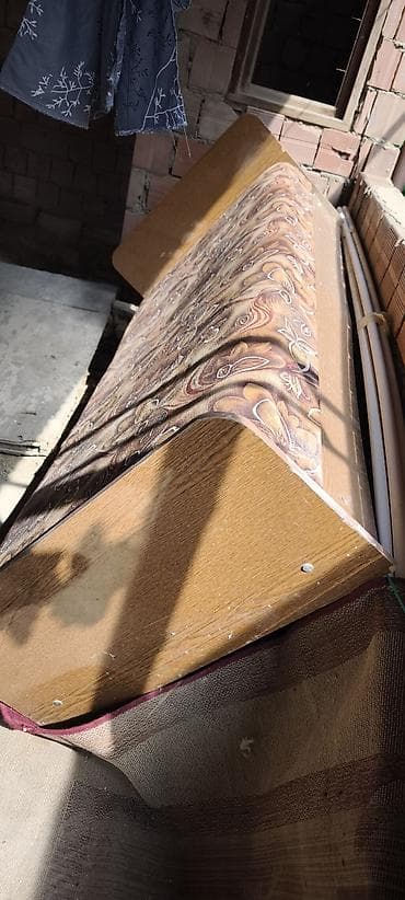Taxta çarpayı karkası və yaylı döşək - Material: Möhkəm taxta karkas