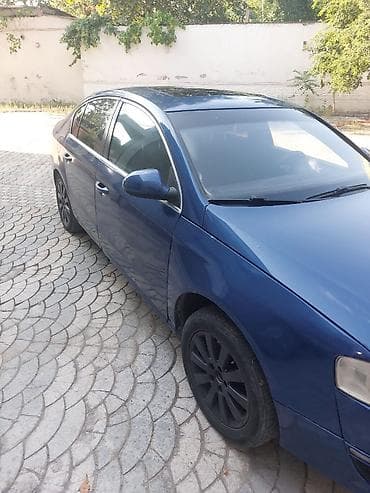 larzon disk: Volkswagen Passat sedan – mavi rəng. Xüsusiyyətlər: - Kuzov: 4 qapılı — 4