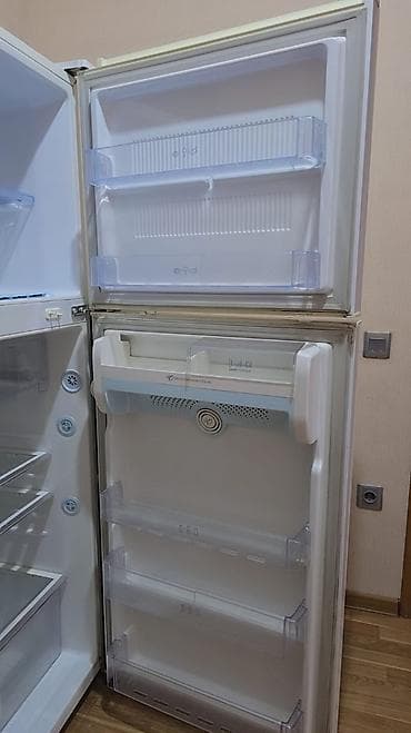 Техника для кухни: LG iki qapılı soyuducu - Brend/model: LG (üst kamera – dondurucu, alt — 5