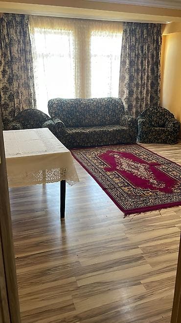 berde ev: Xırdalan 8 saylı məktəbin yanı 9/6 mertebesinde 2 otaqli ev 450 azn — 3