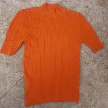 женские футболки и майки в полоску: Qadın geyim dəsti – 4 ədəd üst geyim 1) Açıq krem rəngli trikotaj — 2