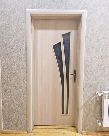 Üstündən çıxma ikinci əl ev qapısı. 6 ədəd. 5 ədəd eni 90sm — 2