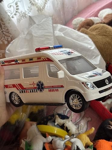 oyuncaq qız ucun: Uşaq oyuncağı – Təcili Tibbi Yardım maşını (ambulans) modeli 12 manata — 1