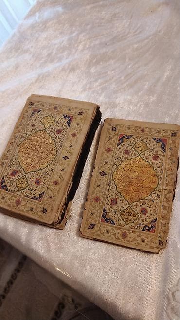 Məhsul: Əlyazma dua kitabları (2 ədəd), miniatür bəzəkli Təsvir: -