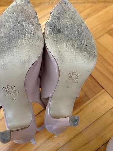 damaşnik ne demek: Qadın ayaqqabıları dəsti 1) Spagna Fashion açıq-bej rəngli laklı — 2