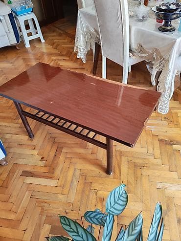 is stulu: Taxta çay masası - Material: ağac/taxta üstlük, laklı səth - Rəng — 1