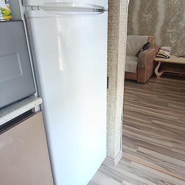Elektronika: Indesit ikiqapılı soyuducu - Rəng: ağ - Üstdə dondurucu bölmə, altda — 2