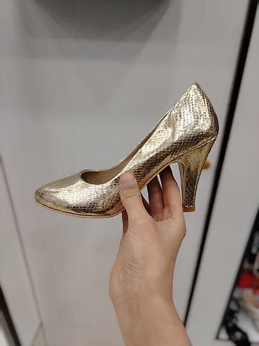 женские золотистые туфли: Qızılı rəngli qadın klassik tufli – CATBELLA - Material: parlaq, ilan — 2