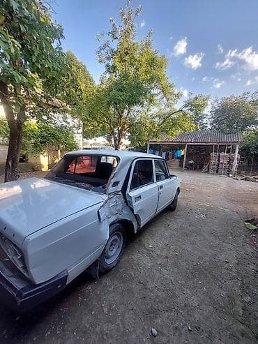 eleyus venera a: Salam Aleykum maşın idiyal vəziyyətdədir Maşın ili:2005 Motor:1.6 — 10