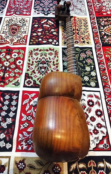 gitara simləri: Tar – Azərbaycan milli simli musiqi aləti. Əla vəziyyətdə, heç bir — 5