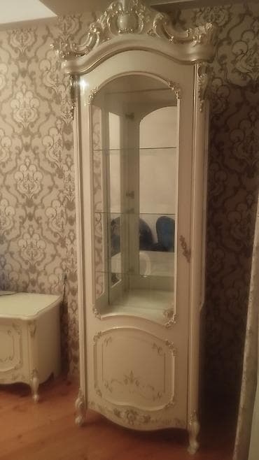 gonag desti: Klassik üslubda qonaq otağı mebel dəsti Tərkibi: - 2 ədəd vitrin şkaf — 6