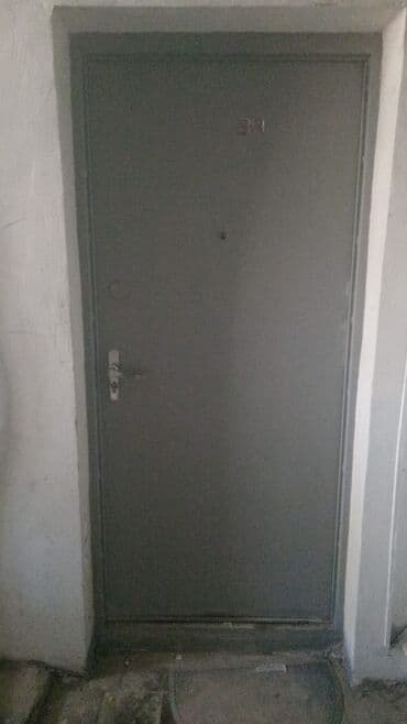 Фурнитура и комплектующие: Metall giriş qapısı
Cox qalin keyfiyetli demirden yigilmis qapidir — 2