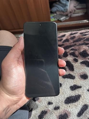 Redmi note 12 128 yadaş Cox az istifade edirem ikinci telefon kimi