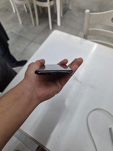 11: IPhone 11 Pro, Space Gray, Face ID — 7