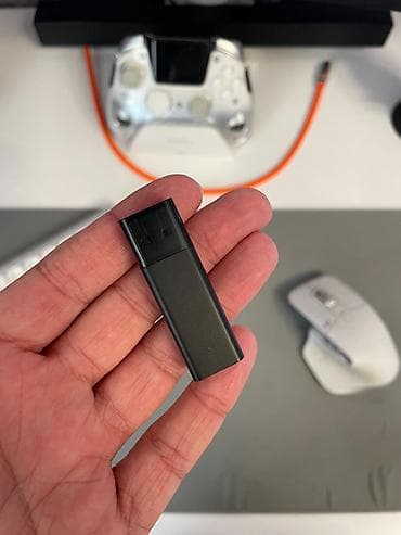 xbox: Xbox Wireless Adapter Xbox kontrollerlərini kompüterə bağlamaq üçün — 1