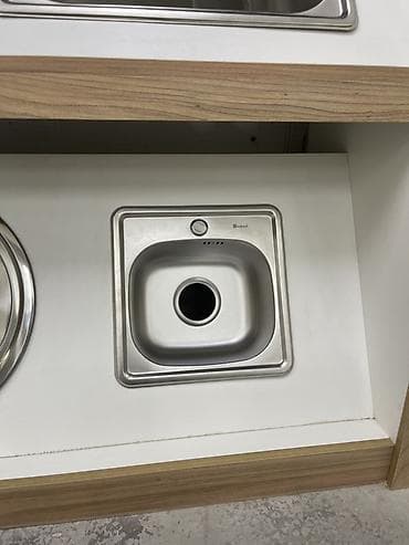 dus kabinler: Kvadrat Mətbəx çanağı, Paslanmaz polad — 1