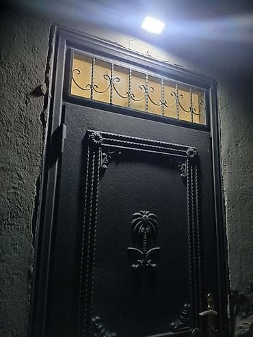 Dəmir giriş qapısı və üst işıqlıq pəncərəsi - Material: polad/dəmir — 4