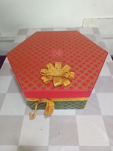 kremli tort: Hədiyyə qutusu, rəng - Qırmızı — 1