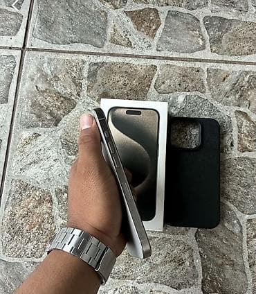 ipon 13 pro: IPhone 15 Pro, Gümüşü, Face ID — 3