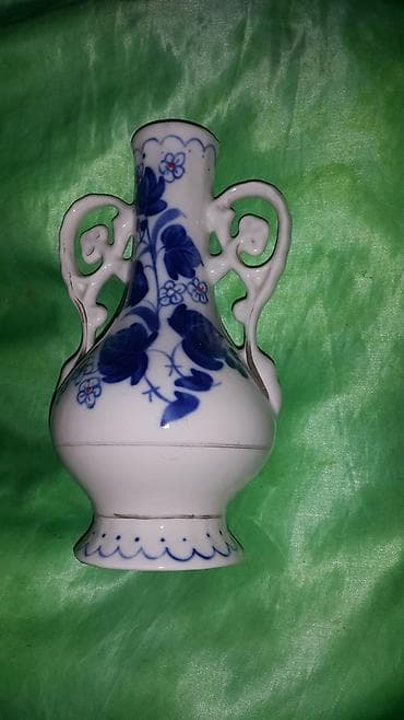 ev esyasi: Bir vaza, Farfor — 1