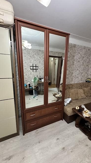 paltar dolab: İkiqapılı güzgülü paltar şkafı Yaxsi keyfiyyətli dolabdır — 1