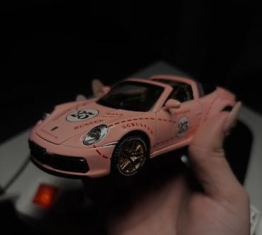 Car
Porsche